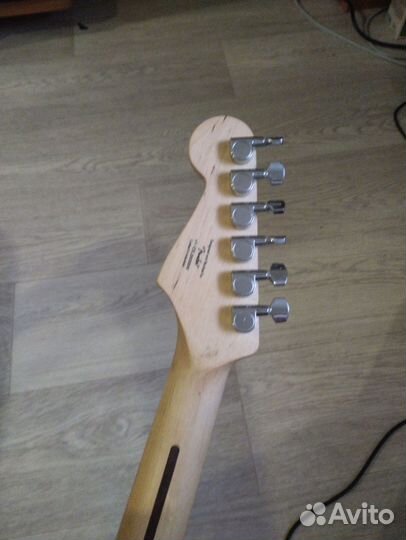Электрогитара с комбоусилителем