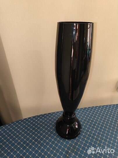 Ваза напольная,черная,стекланная,большая(60на 20 с