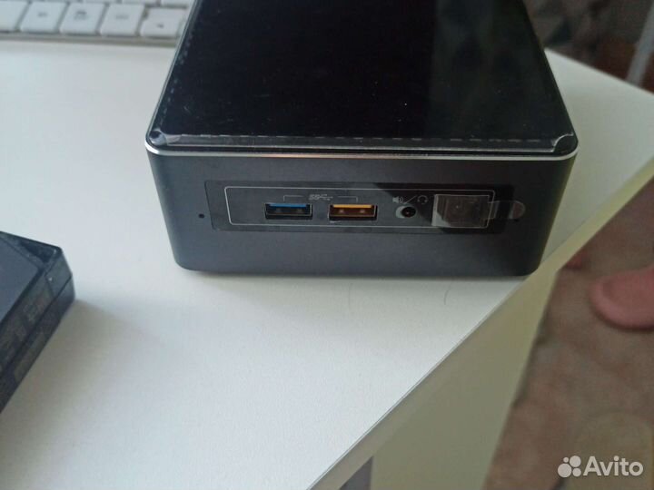 Монитор hp 22fw и Платформа Intel NUC7I3BNH NUC