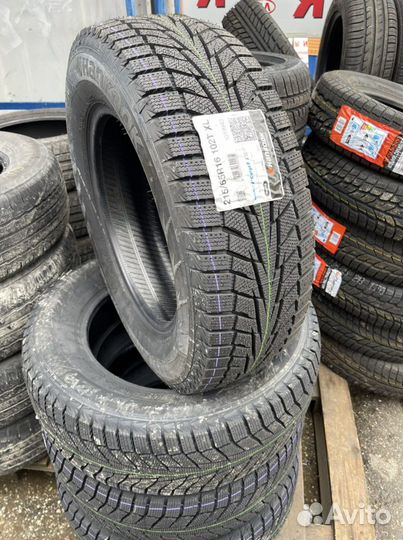 Hankook Winter I'Cept iZ 2 W616 215/65 R16