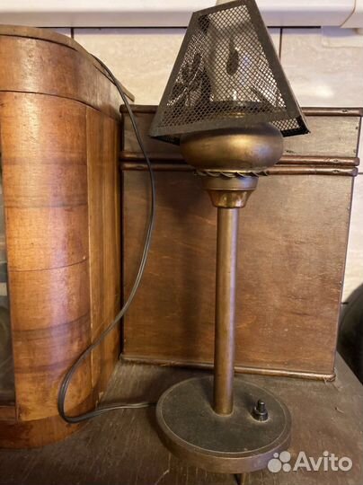 Лампа настольная