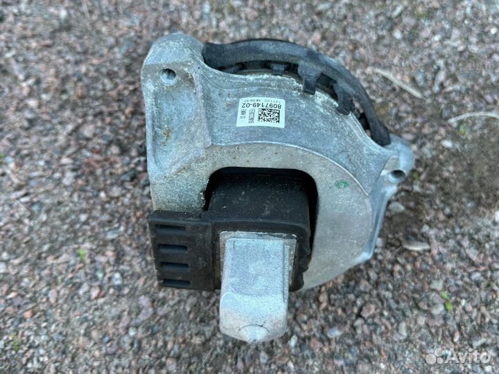 BMW M3/M4 G80/G82 подушка двигателя 22118097149