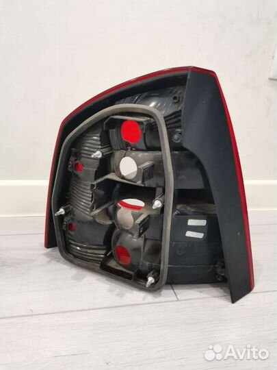 Фонарь задний правый skoda octavia a5