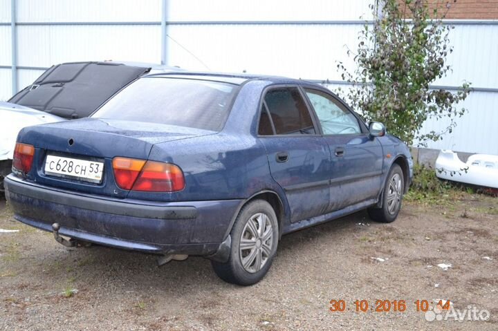 Mitsubishi Carisma 1998 г Распил