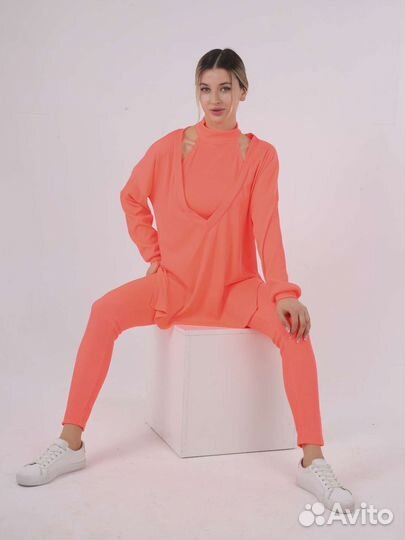 Спортивный костюм женский