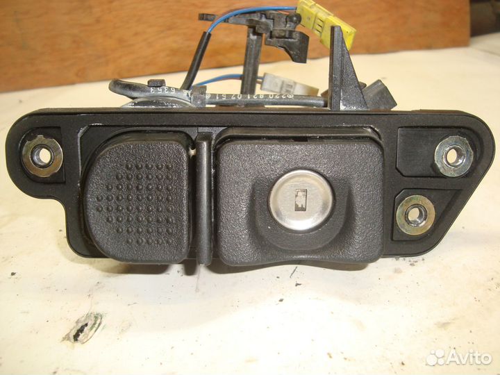 Кнопка открытия багажника C215