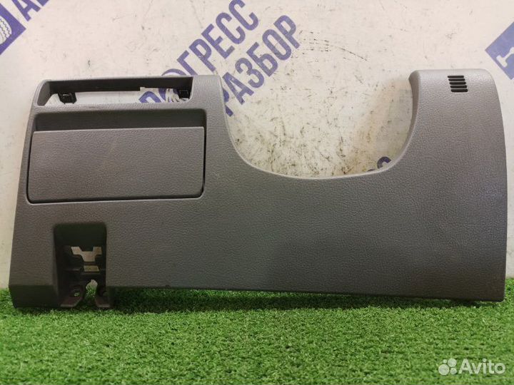 Накладка торпедо передняя левая Mazda 6 Gg седан