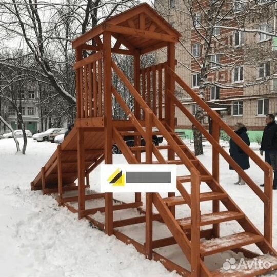 Зимняя горка, деревянная горка