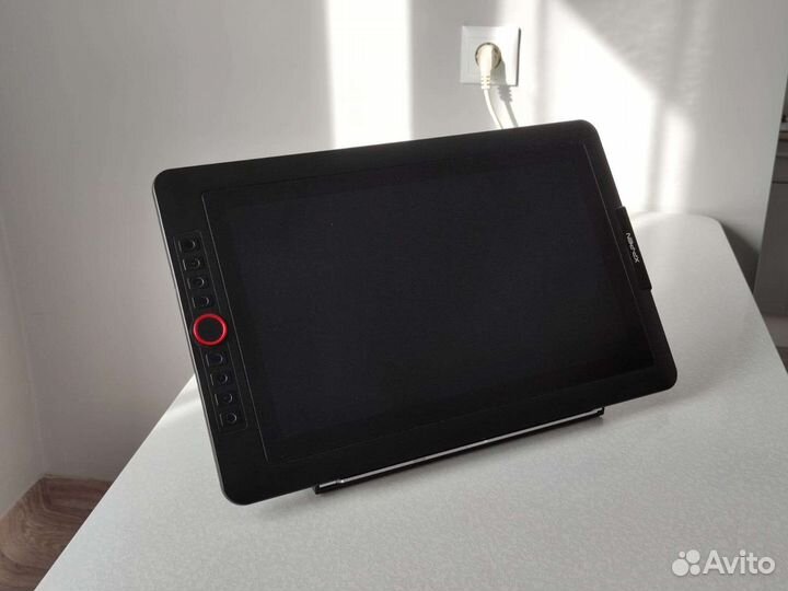 Графический планшет с экраном