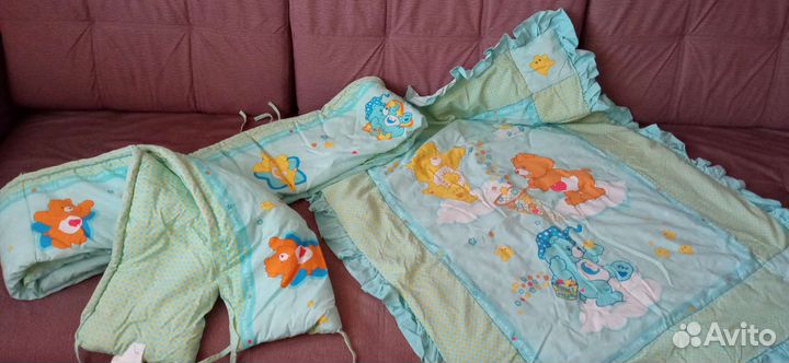 Бортики и одеяло в детскую кроватку