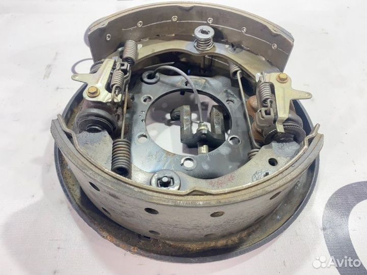 Тормозные колодки заднее Isuzu Elf NPR81 6HL1 2006