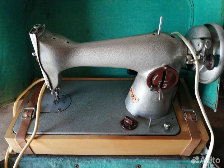 Швейная машинка Подольск 2М-35