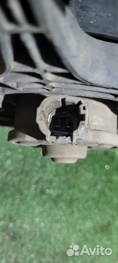 Диффузор радиатора Mitsubishi Carisma 2002 4G92