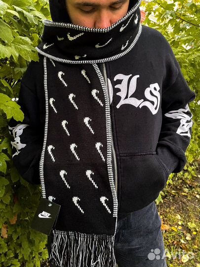 Шарф Nike Swoosh