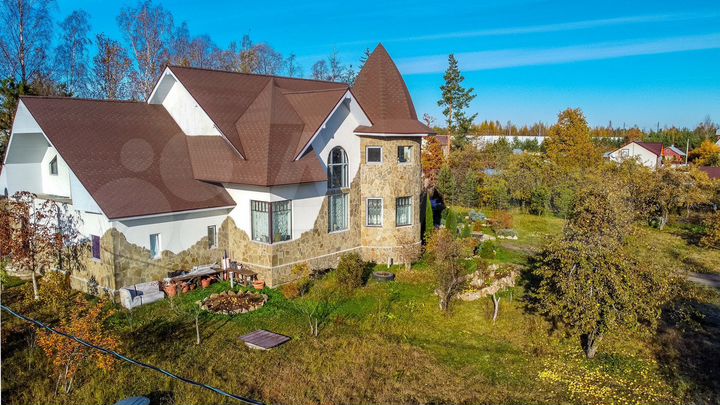 Дом 297 м² на участке 24 сот.