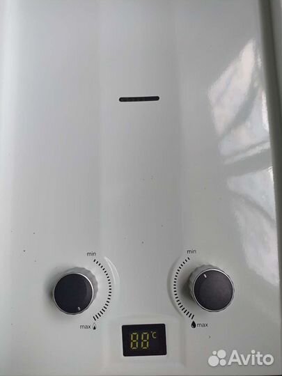 Газовая колонка новая Занусси