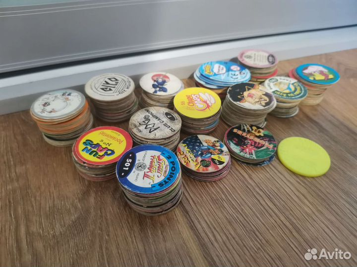 Фишки кэпсы 286 штук + 1 бита