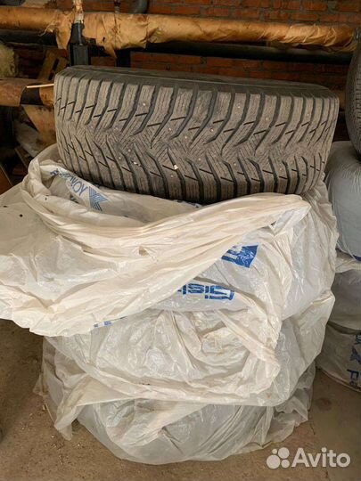 Marshal WinterCraft Ice WI31 215/60 R16 99T