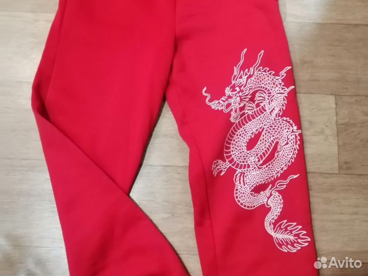 Спортивный костюм женский