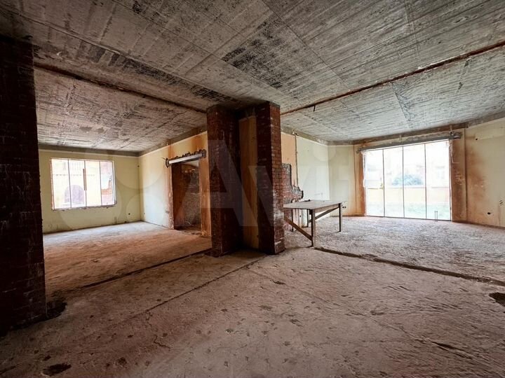 Дом 334,9 м² на участке 8,1 сот.