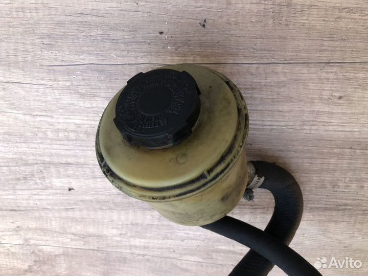 Бачок гидроусилителя Nissan Terrano 2 1993-2004