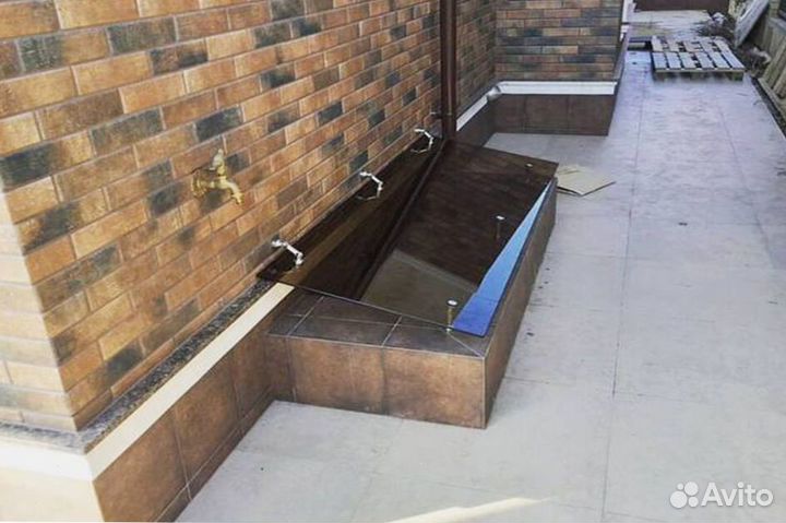 Козырек над дверью