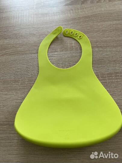 Нагрудник силиконовый для кормления