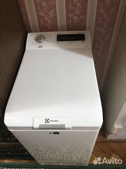 Стир машина с вертик загрузкой Electrolux 1377