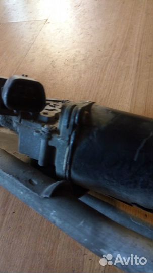 Тойота Авенсис моторчик стеклоочистителей с трапец