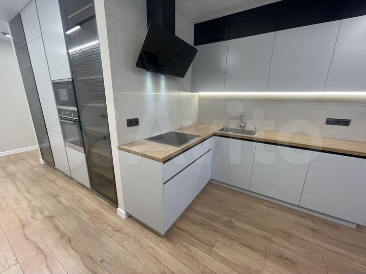 4-к. квартира, 100 м², 14/16 эт.