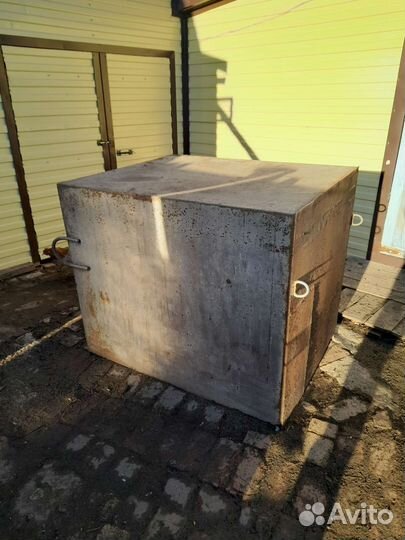 Металлический бак