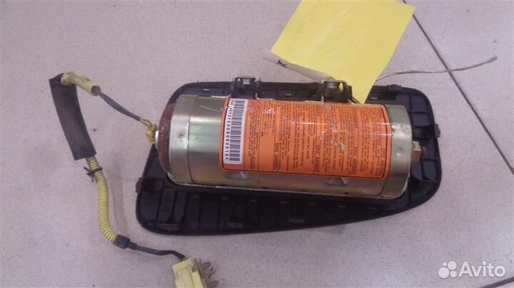 Подушка безопасности пассажирская в торпедо Nissan