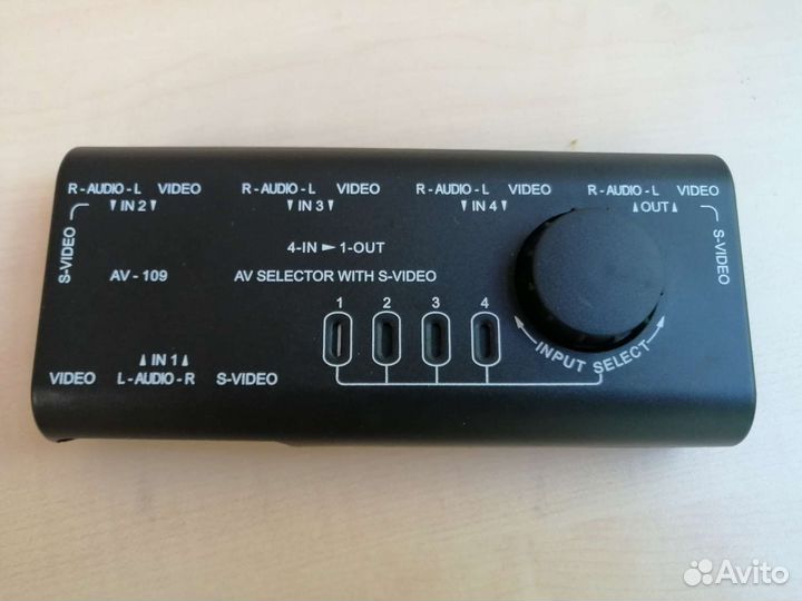 AV коммутатор (switch) тюльпан, S-video 4in 1out