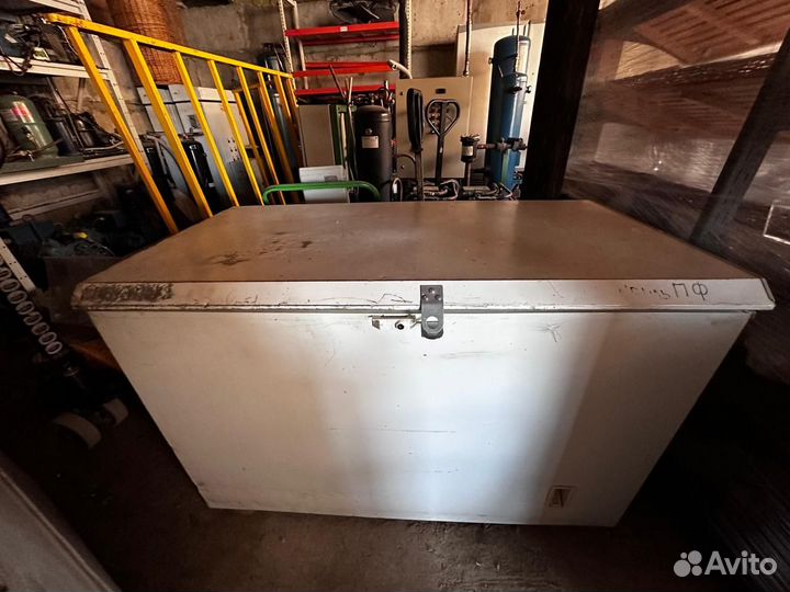 Морозильный ларь с глухой крышкой бу