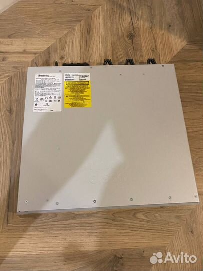 Коммутатор Cisco C9300L-48P-4X-E