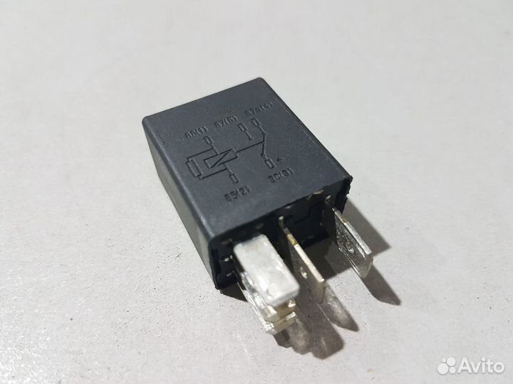 Реле 395 8z0951253 ауди а8 audi s8