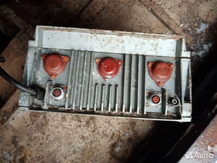 Электронный прибор