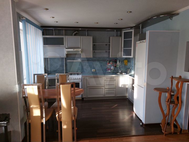 3-к. квартира, 63 м², 3/9 эт.