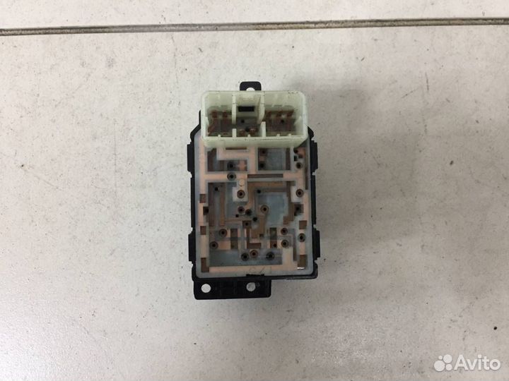 Переключатель регулировки зеркала Kia Rio 3 UB 201