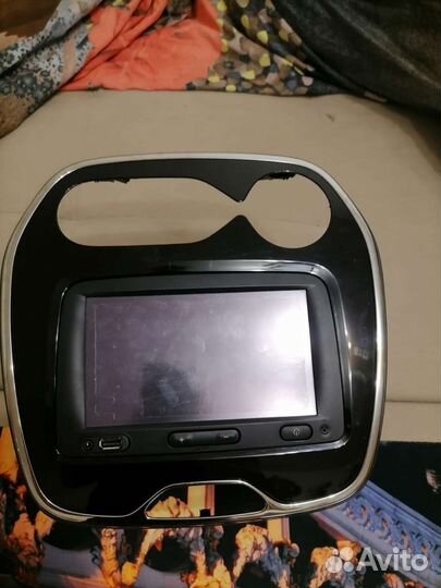 Продам штатную магнитолу Reno kaptur