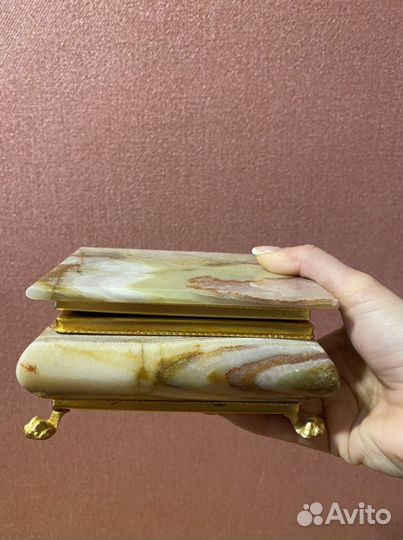 Шкатулка из камня