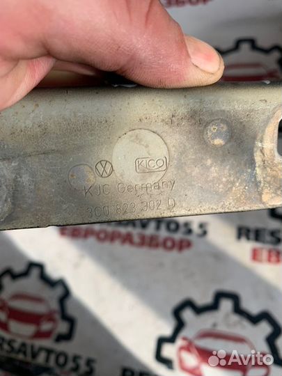 Петля капота правая Vw Passat B6 2.0 tfsi BWA 2007