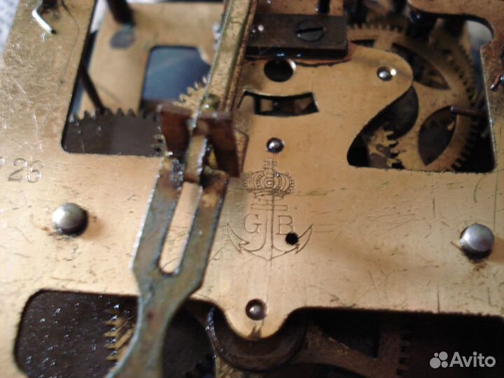 Настенные часы с боем Gustav Becker