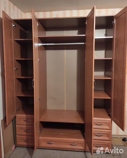 Шкаф с зеркалом б/у