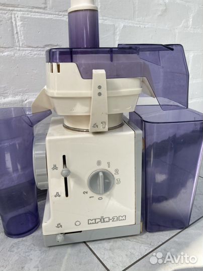 Кухонный комбайн Мрия.соковыжималка центробежная