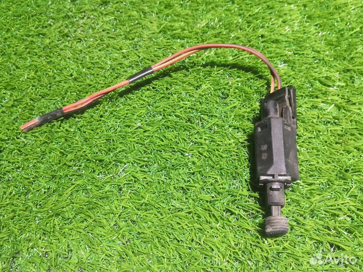 Выключатель стоп сигнала fabia 1