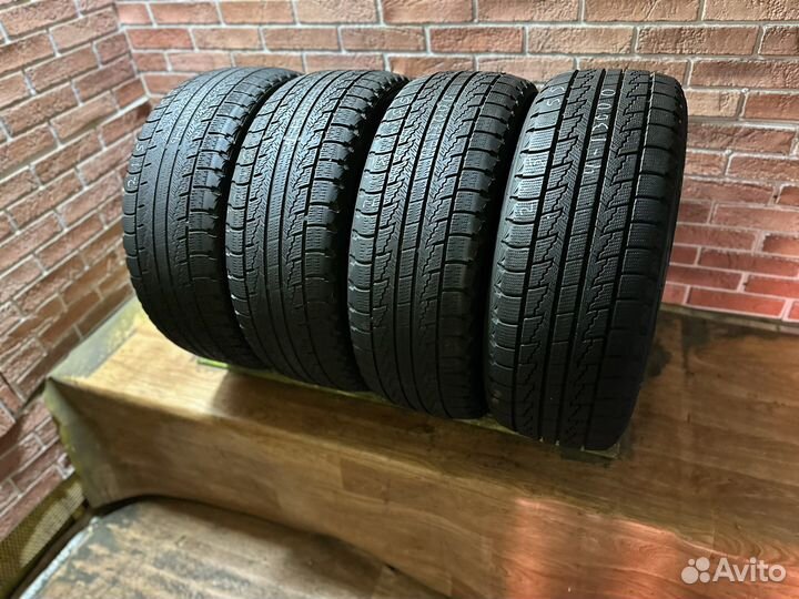 Roadstone Winguard 215/55 R17 94Q