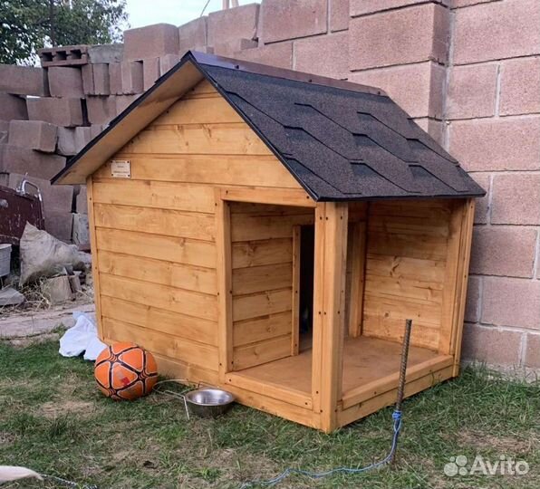 Будка с навесом 1100х830