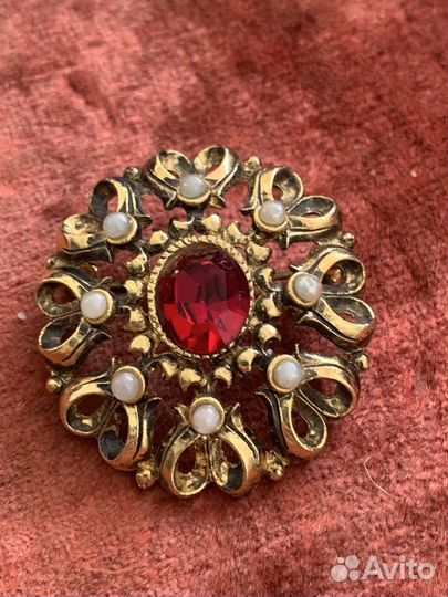 Винтажная брошь