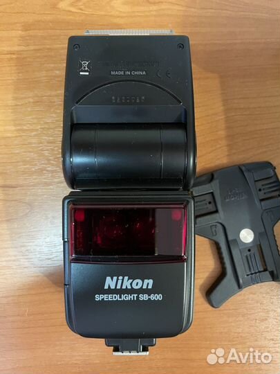 Фотовспышка Nikon Speedlight SB-600